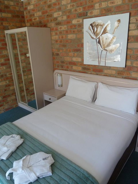 Mollymook Surfbeach Motel & Apartments - Perth Resorts 12