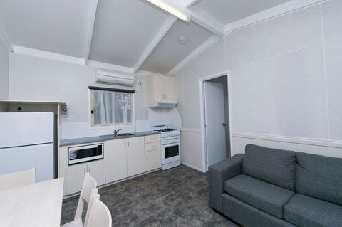 Crestview Tourist Park - Perth Resorts 13