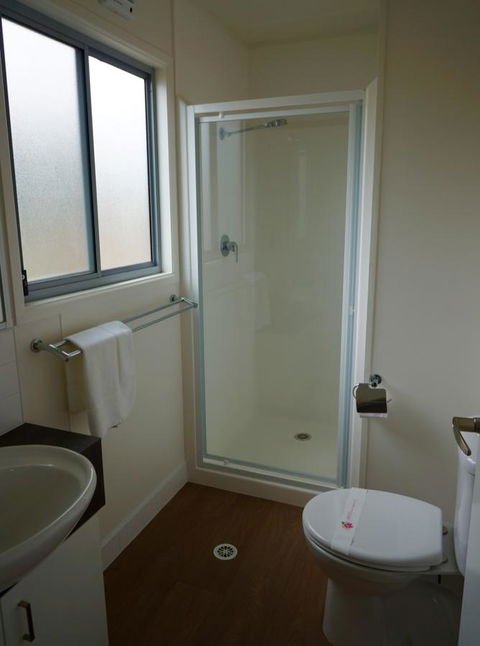 Crestview Tourist Park - Perth Resorts 1
