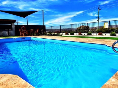 Crestview Tourist Park - Perth Resorts 24