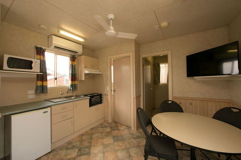 Crestview Tourist Park - Perth Resorts 17