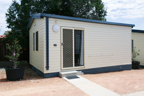 Crestview Tourist Park - Perth Resorts 12