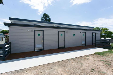 Crestview Tourist Park - Perth Resorts 10