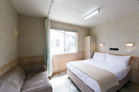 Crestview Tourist Park - Perth Resorts 15