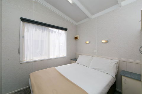 Crestview Tourist Park - Perth Resorts 11