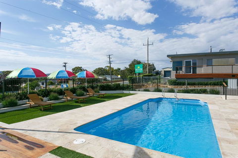 Crestview Tourist Park - Perth Resorts 3