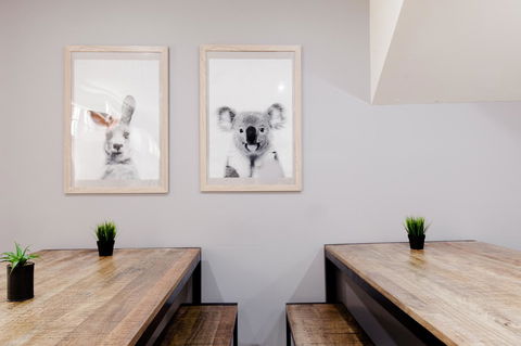 Mad Monkey Broadway - Accommodation Perth 0