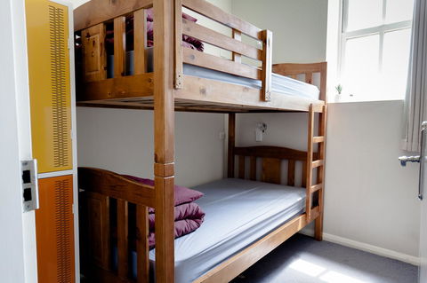 Mad Monkey Broadway - Accommodation Perth 8