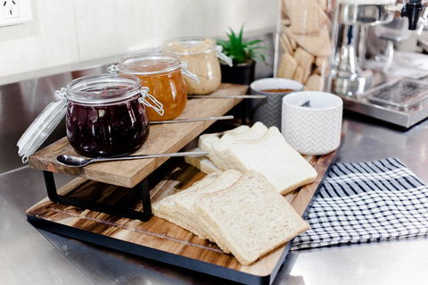 Mad Monkey Broadway - Accommodation Perth 4