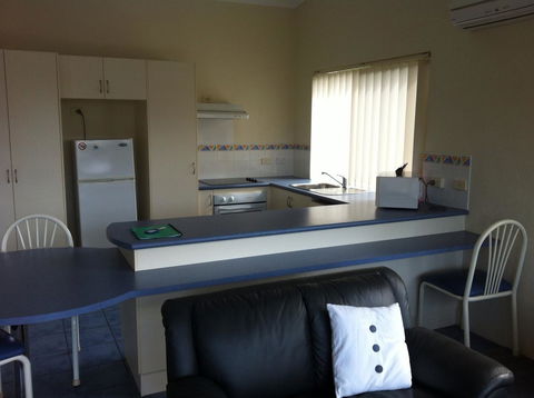 BlueWater Apartments - Accommodation Perth 6