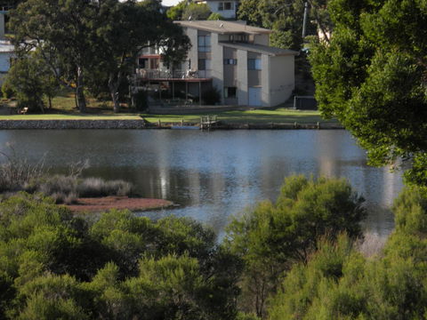 BlueWater Apartments - Accommodation Perth 8