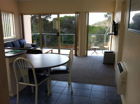 BlueWater Apartments - Accommodation Perth 12