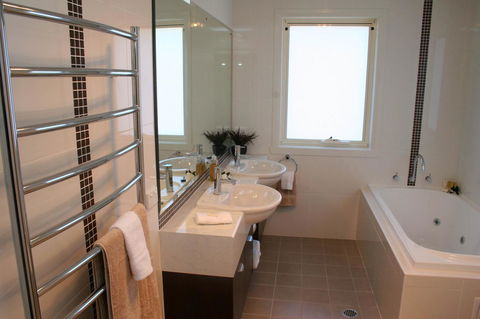 Encore Apartments - Accommodation Perth 11
