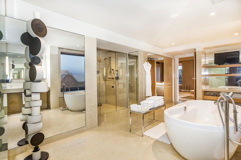 Hilton Sydney - Perth Resorts 13