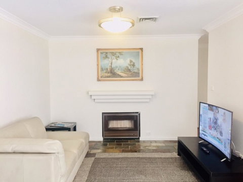 Beautiful Family Holiday House - Perth Resorts 5