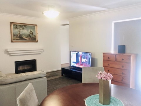 Beautiful Family Holiday House - Perth Resorts 4