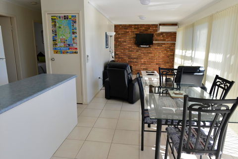 Beach House Holiday Apartments - Perth Resorts 8