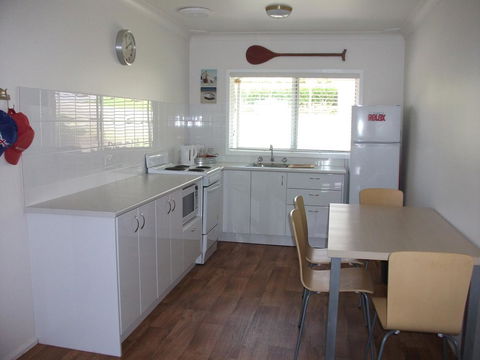 Tomaree Lodge - Accommodation Perth 2