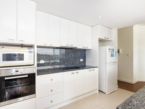 Regatta 13 - Accommodation Perth 3