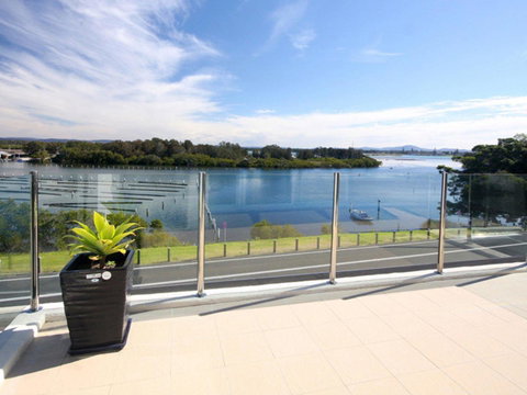 Regatta 13 - Accommodation Perth 1