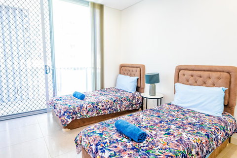 Near Train Station, New 2 BR Apt/free Parking - Accommodation Perth 28