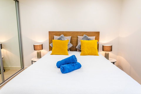 Near Train Station, New 2 BR Apt/free Parking - Accommodation Perth 20