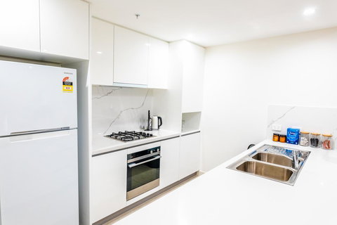 Near Train Station, New 2 BR Apt/free Parking - Accommodation Perth 12