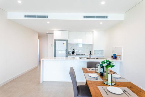 Near Train Station, New 2 BR Apt/free Parking - Accommodation Perth 2