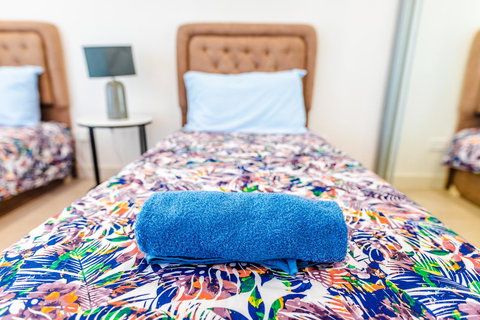 Near Train Station, New 2 BR Apt/free Parking - Accommodation Perth 26