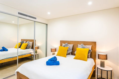 Near Train Station, New 2 BR Apt/free Parking - Accommodation Perth 25
