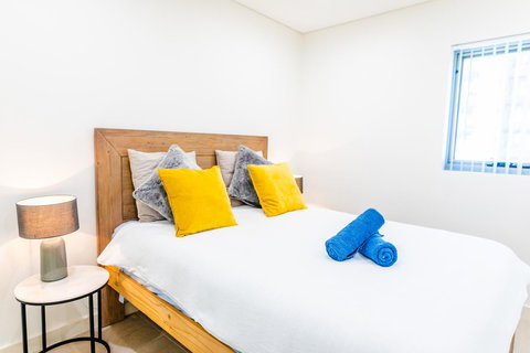 Near Train Station, New 2 BR Apt/free Parking - Accommodation Perth 22