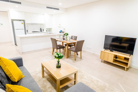 Near Train Station, New 2 BR Apt/free Parking - Accommodation Perth 3