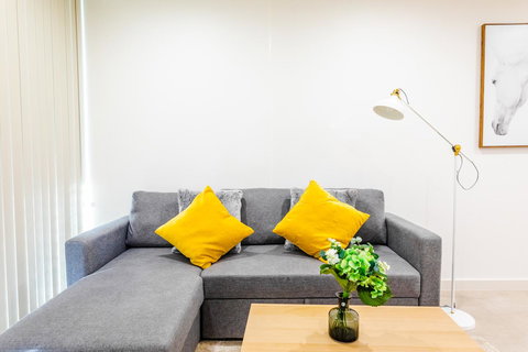 Near Train Station, New 2 BR Apt/free Parking - Accommodation Perth 17