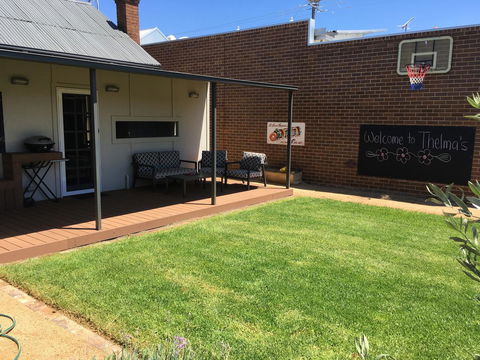 Thelma's Temora - Perth Resorts 11