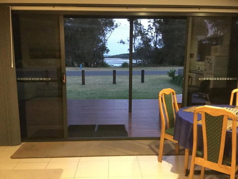 Rocketz At Berrara Beach - Accommodation Perth 4