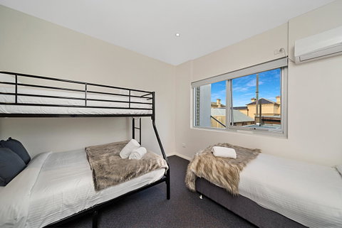 Carlton Suites - Perth Resorts 22