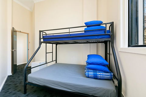 Mad Monkey Downtown - Accommodation Perth 13