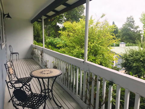 Bowral Escape - Perth Resorts 12