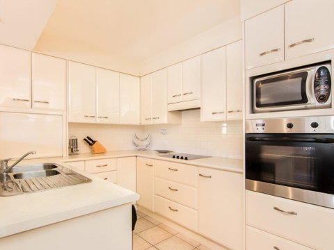 Millennium 102 With Pool In Complex - Accommodation Perth 9