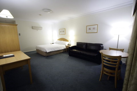 Carlyle Suites & Apartments - Perth Resorts 8