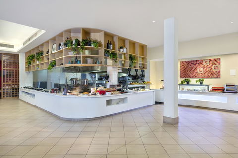 Crowne Plaza Alice Springs Lasseters, An IHG Hotel - Perth Resorts 1