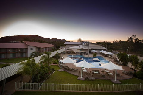 Crowne Plaza Alice Springs Lasseters, An IHG Hotel - Perth Resorts 0