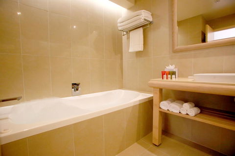 Crowne Plaza Alice Springs Lasseters, An IHG Hotel - Perth Resorts 30