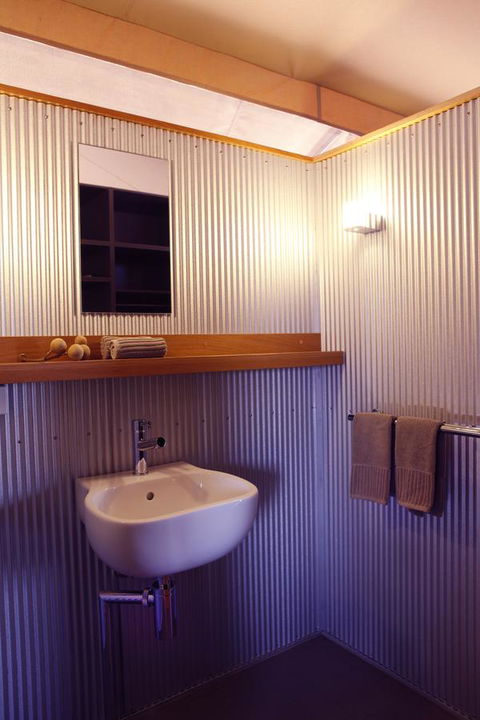 Wildman Wilderness Lodge - Perth Resorts 11