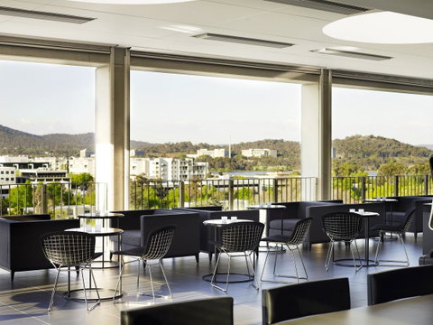 Burbury Hotel - Accommodation Perth 9