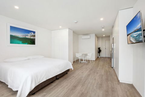 Bondi Beach Studio King Suite 2 - Perth Resorts 1
