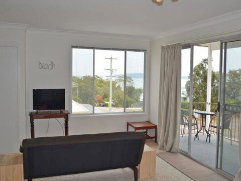 Boomerang On The Bay' 107 Government Road - Boat Parking, Air Conditioning And Water Views - Accommodation Perth 3