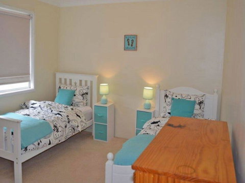 Boomerang On The Bay' 107 Government Road - Boat Parking, Air Conditioning And Water Views - Accommodation Perth 1