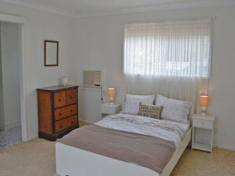 Boomerang On The Bay' 107 Government Road - Boat Parking, Air Conditioning And Water Views - Accommodation Perth 2
