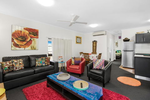 BOUTIQUE APARTMENTS BEACH LOCATION - Accommodation Perth 0